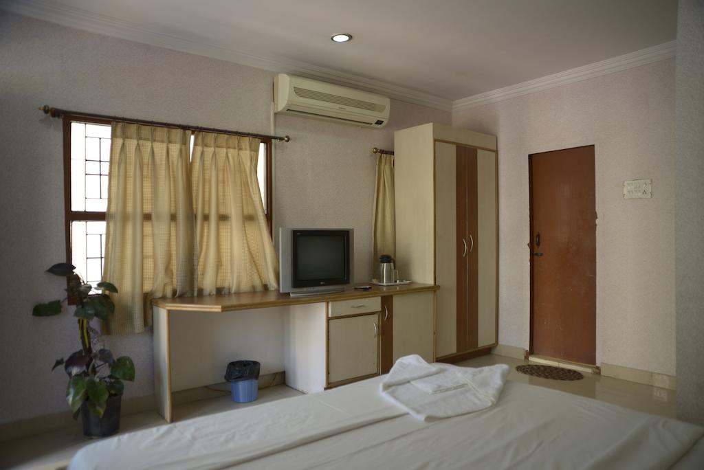 Hotel Sri Sai Krupa Гайдарабад Номер фото