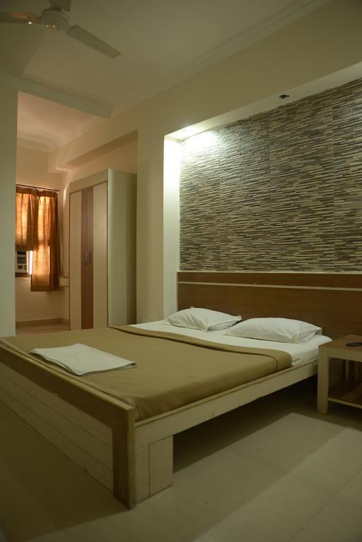 Hotel Sri Sai Krupa Гайдарабад Номер фото