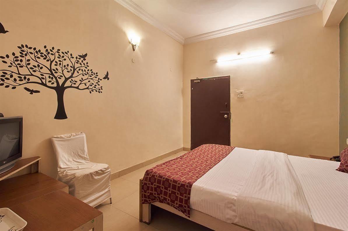 Hotel Sri Sai Krupa Гайдарабад Екстер'єр фото