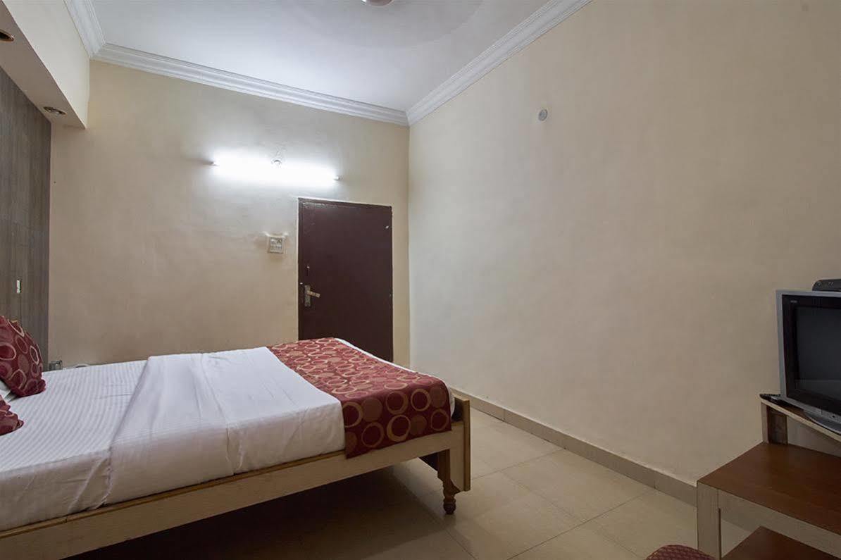 Hotel Sri Sai Krupa Гайдарабад Екстер'єр фото