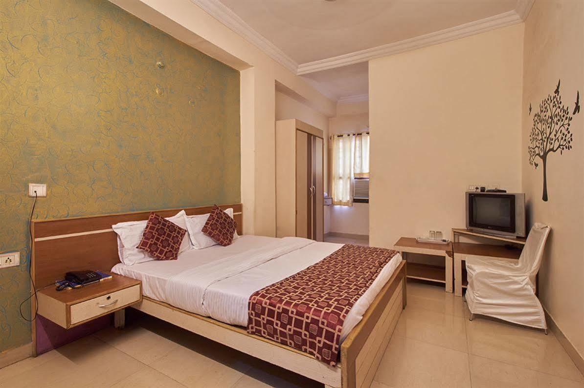 Hotel Sri Sai Krupa Гайдарабад Екстер'єр фото
